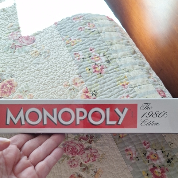 Monopoly 1980s Edition Board Game - Picture 2 of 4